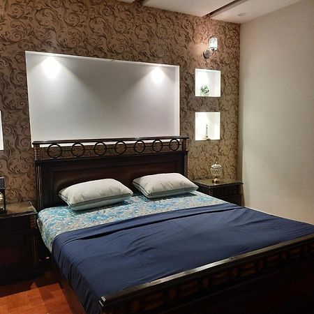 3 Bedroom Furnished Holiday Home Near Valencia Town, Lake City & Ring Road Лахор Екстер'єр фото