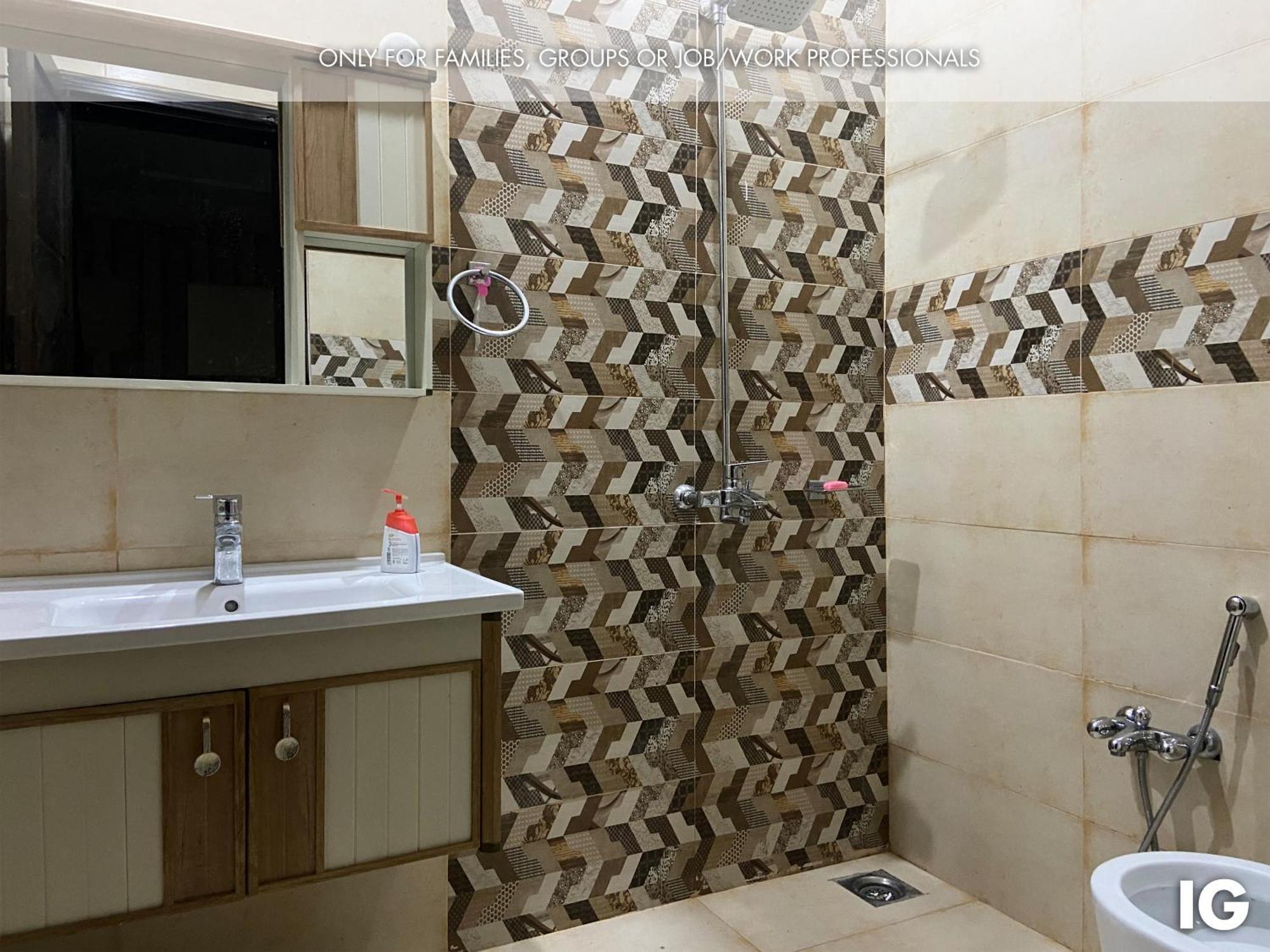 3 Bedroom Furnished Holiday Home Near Valencia Town, Lake City & Ring Road Лахор Екстер'єр фото