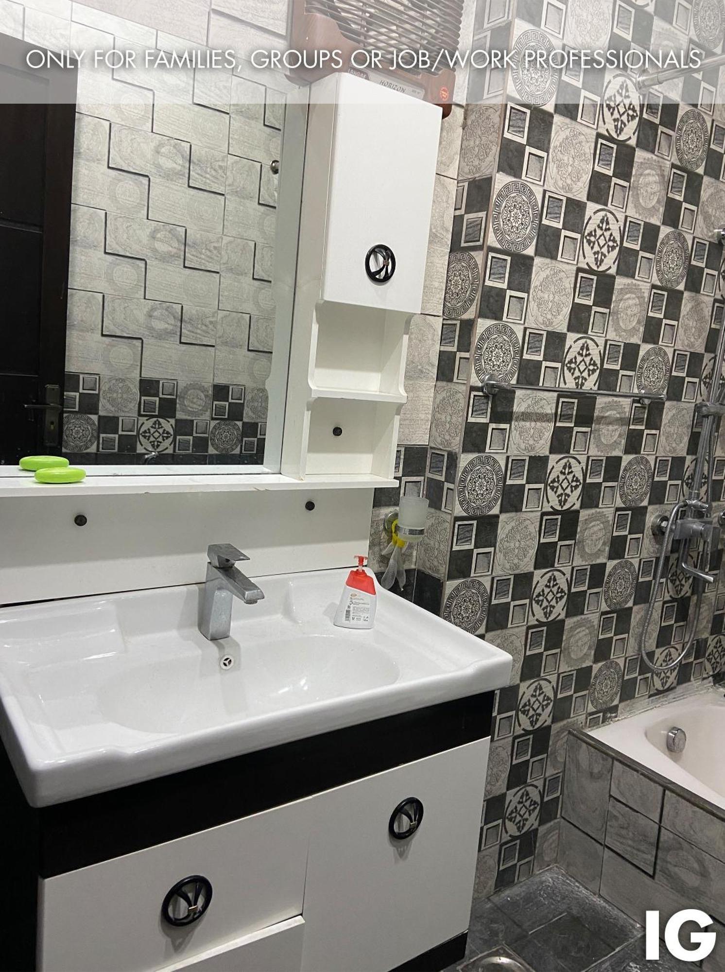 3 Bedroom Furnished Holiday Home Near Valencia Town, Lake City & Ring Road Лахор Екстер'єр фото